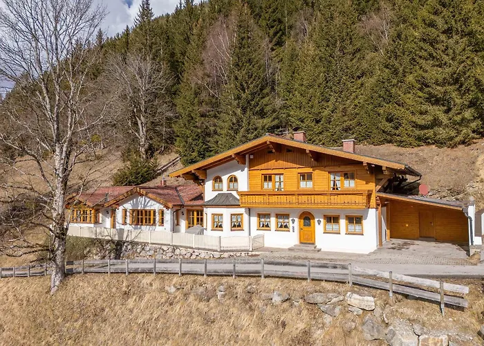 Alpenvilla Janerweg - By Mynests 斯拉德明